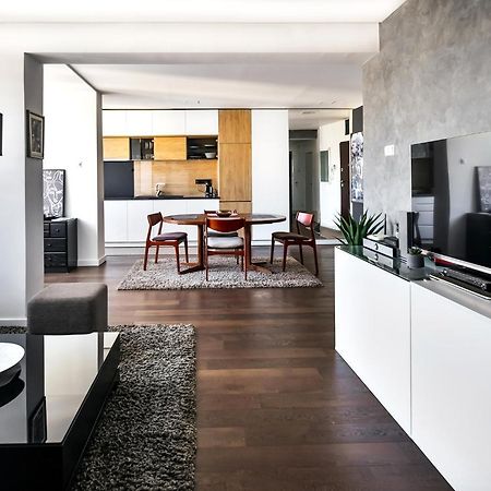 2 Bedroom Penthouse In City Center, Free Parking Szarajevó Kültér fotó