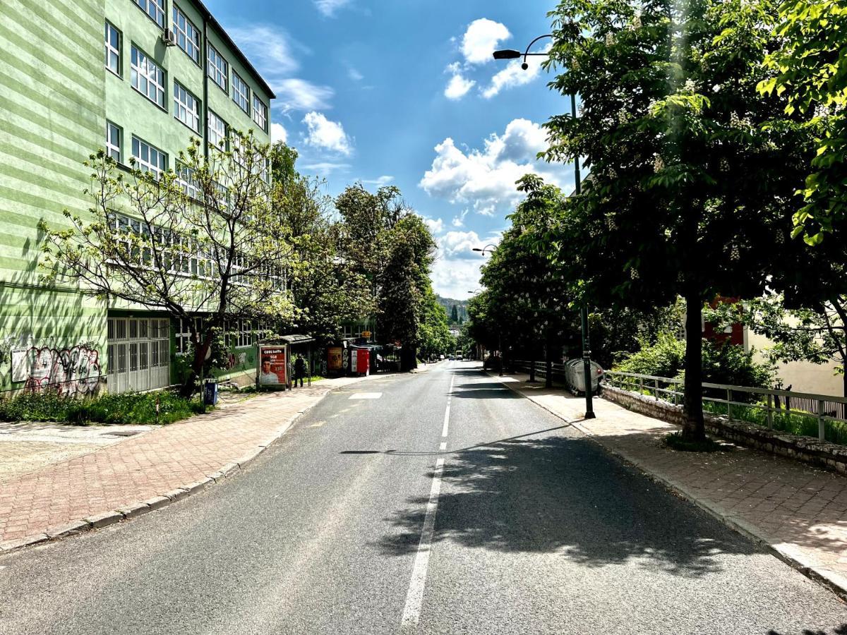 2 Bedroom Penthouse In City Center, Free Parking Szarajevó Kültér fotó