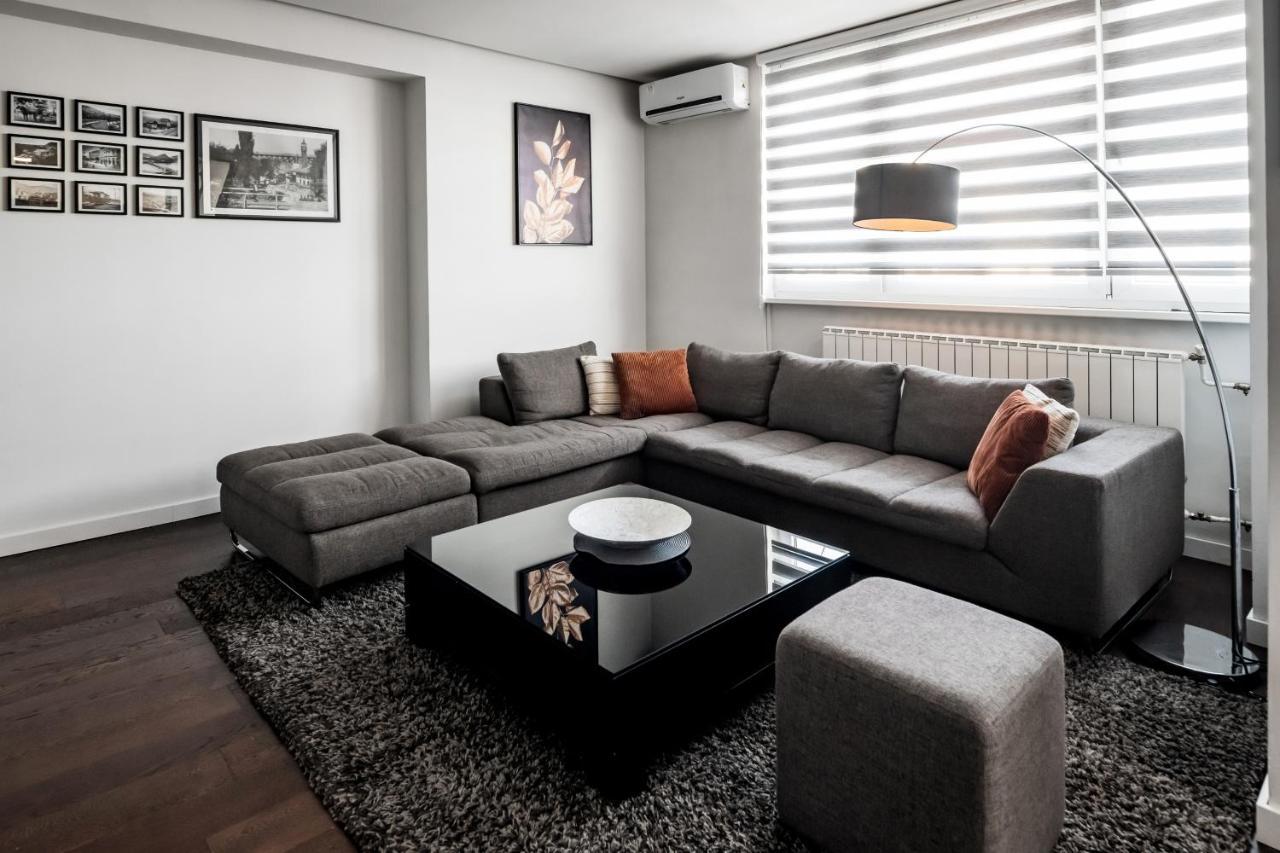 2 Bedroom Penthouse In City Center, Free Parking Szarajevó Kültér fotó