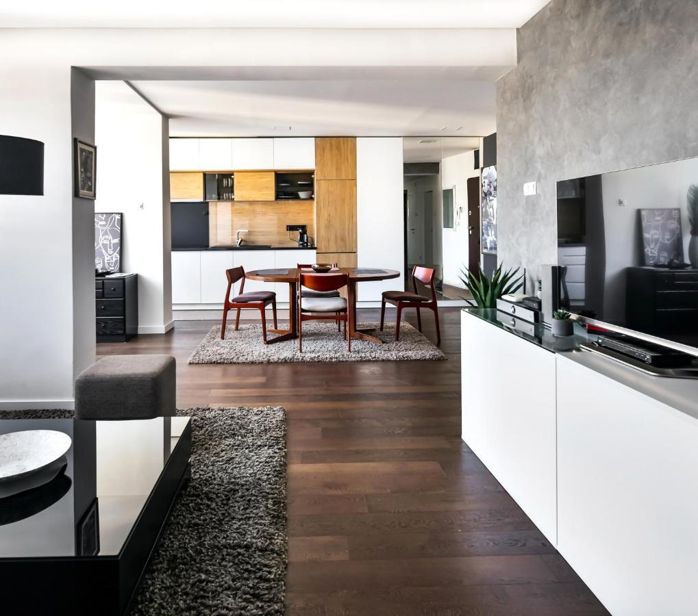 2 Bedroom Penthouse In City Center, Free Parking Szarajevó Kültér fotó