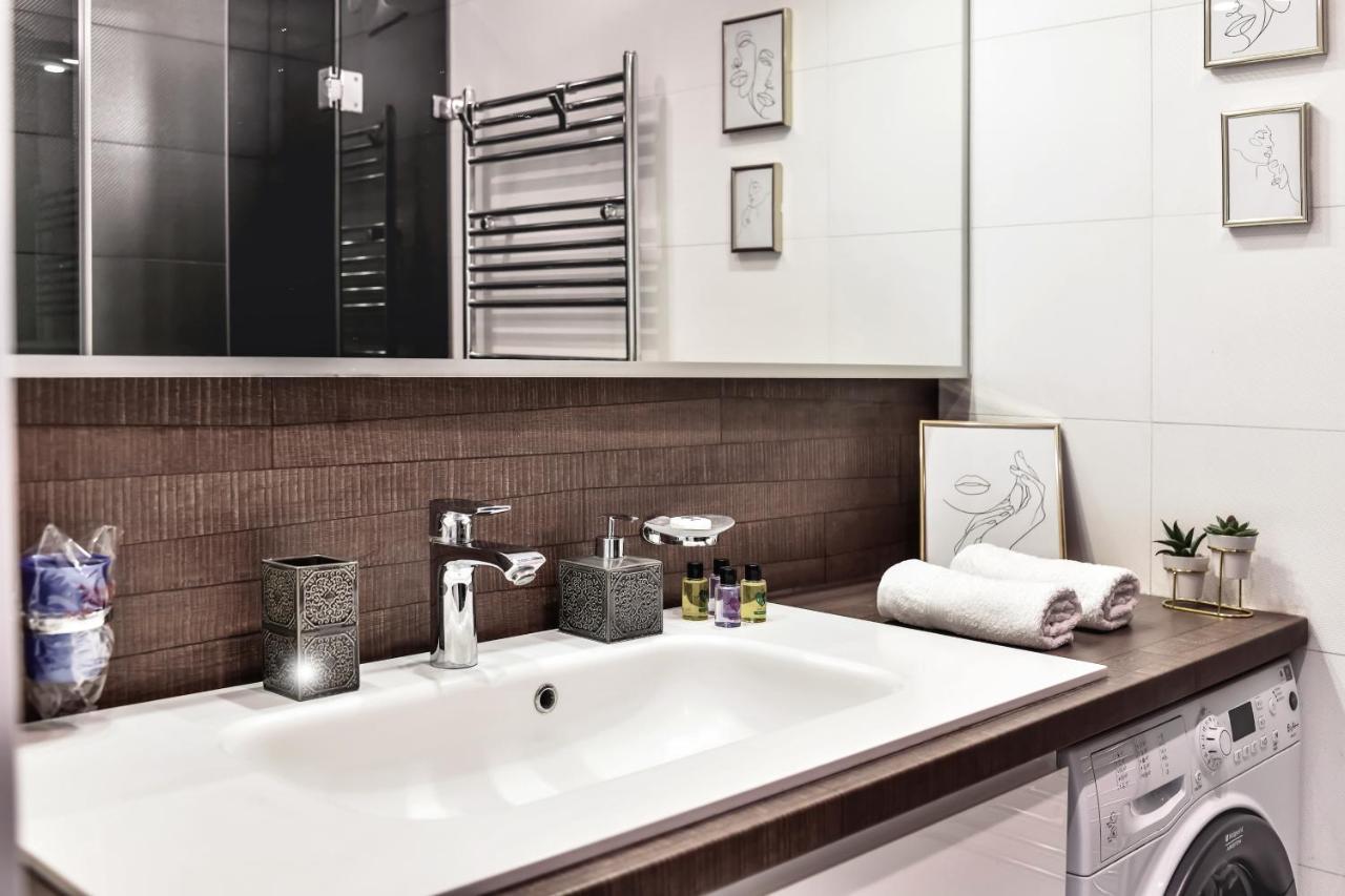 2 Bedroom Penthouse In City Center, Free Parking Szarajevó Kültér fotó