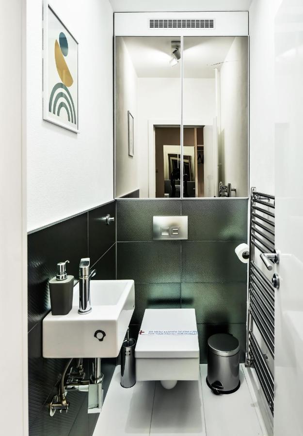 2 Bedroom Penthouse In City Center, Free Parking Szarajevó Kültér fotó