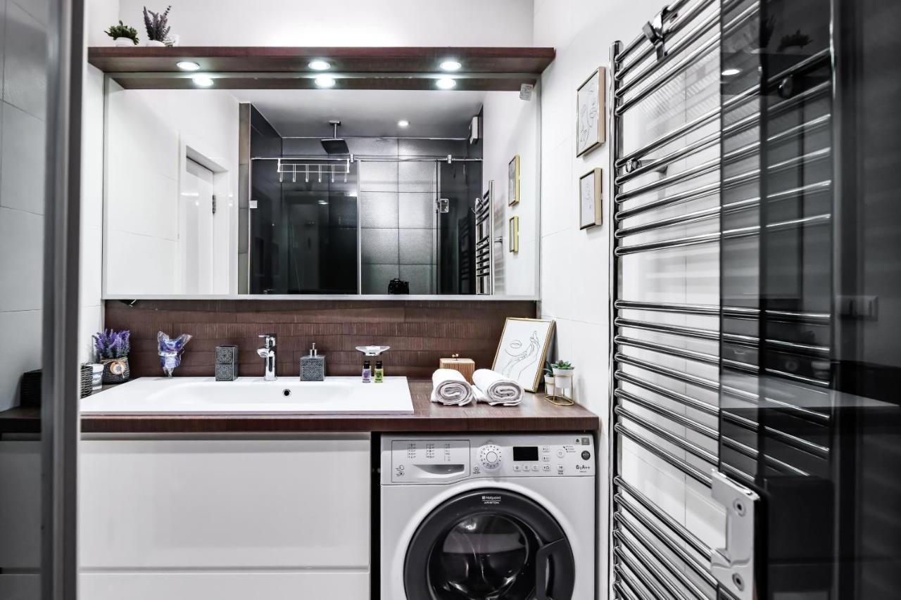 2 Bedroom Penthouse In City Center, Free Parking Szarajevó Kültér fotó