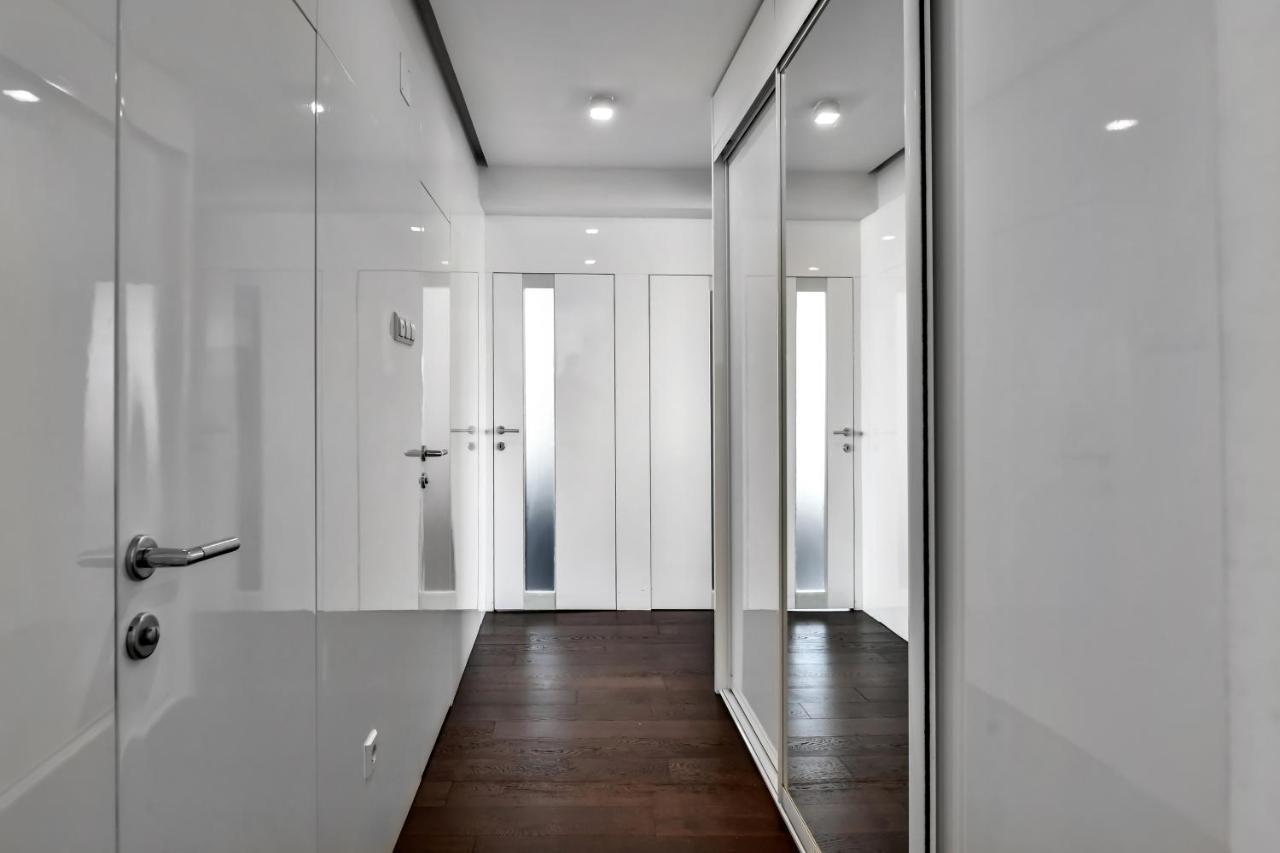 2 Bedroom Penthouse In City Center, Free Parking Szarajevó Kültér fotó
