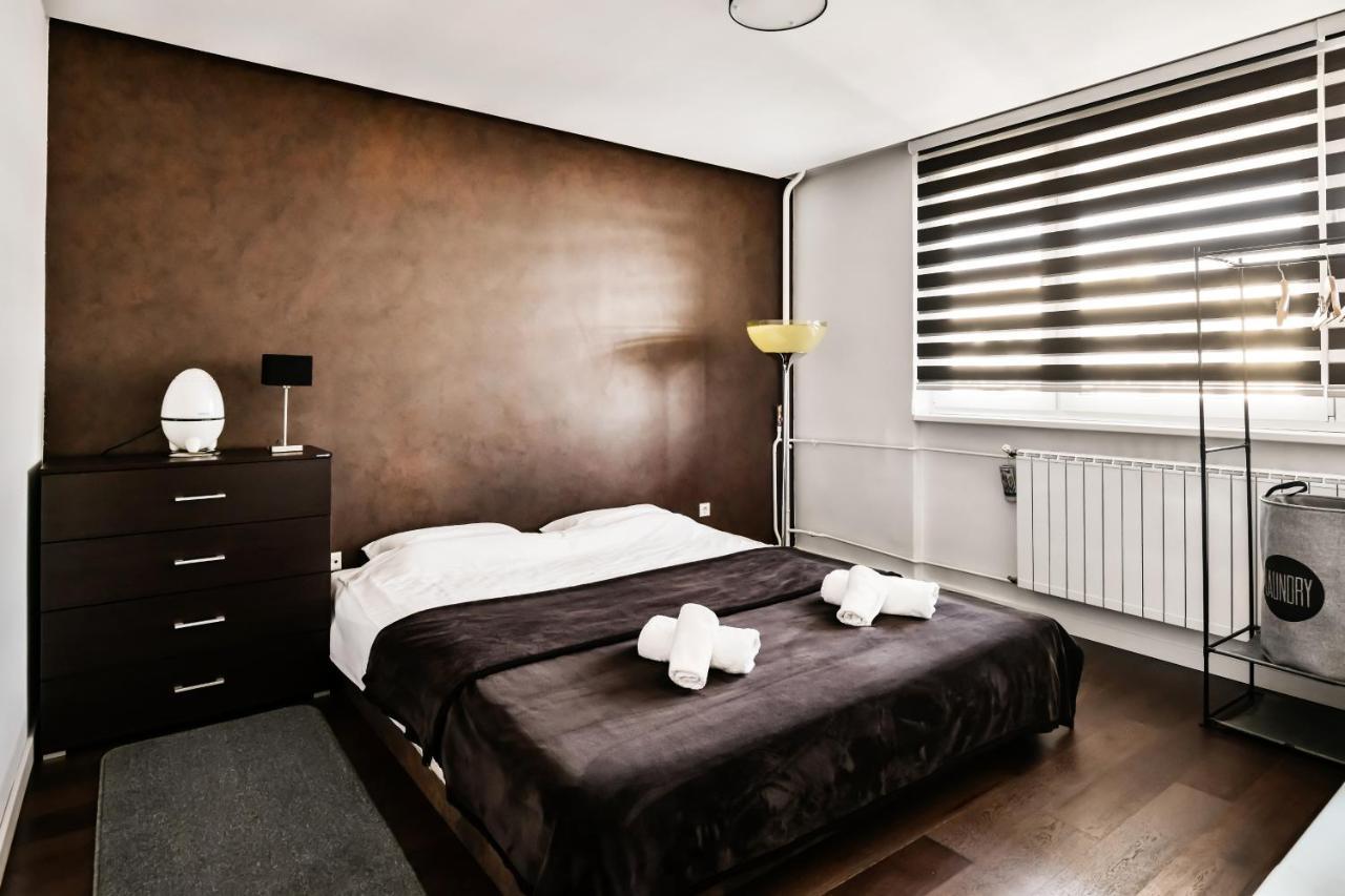 2 Bedroom Penthouse In City Center, Free Parking Szarajevó Kültér fotó