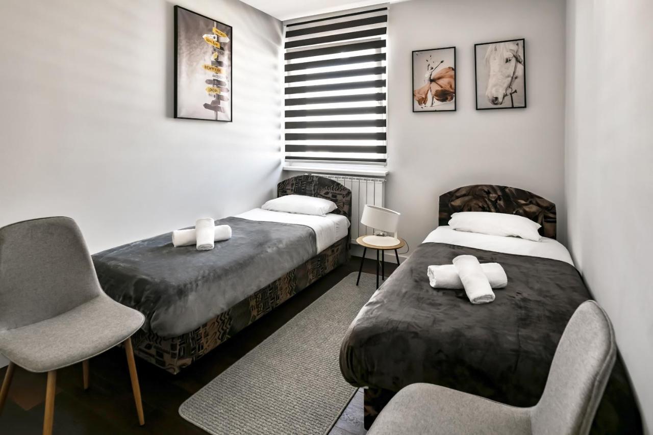 2 Bedroom Penthouse In City Center, Free Parking Szarajevó Kültér fotó